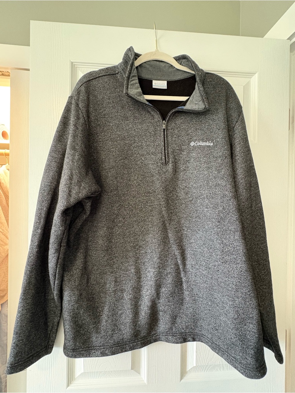Columbia Men's Dark Gray Quarter-Zip Fleece